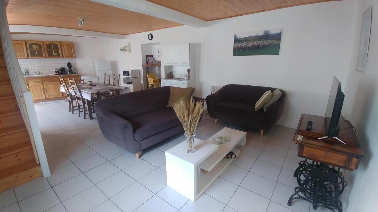 Apartment Meuble De Tourisme Au Coeur Du Village A , Bearn *