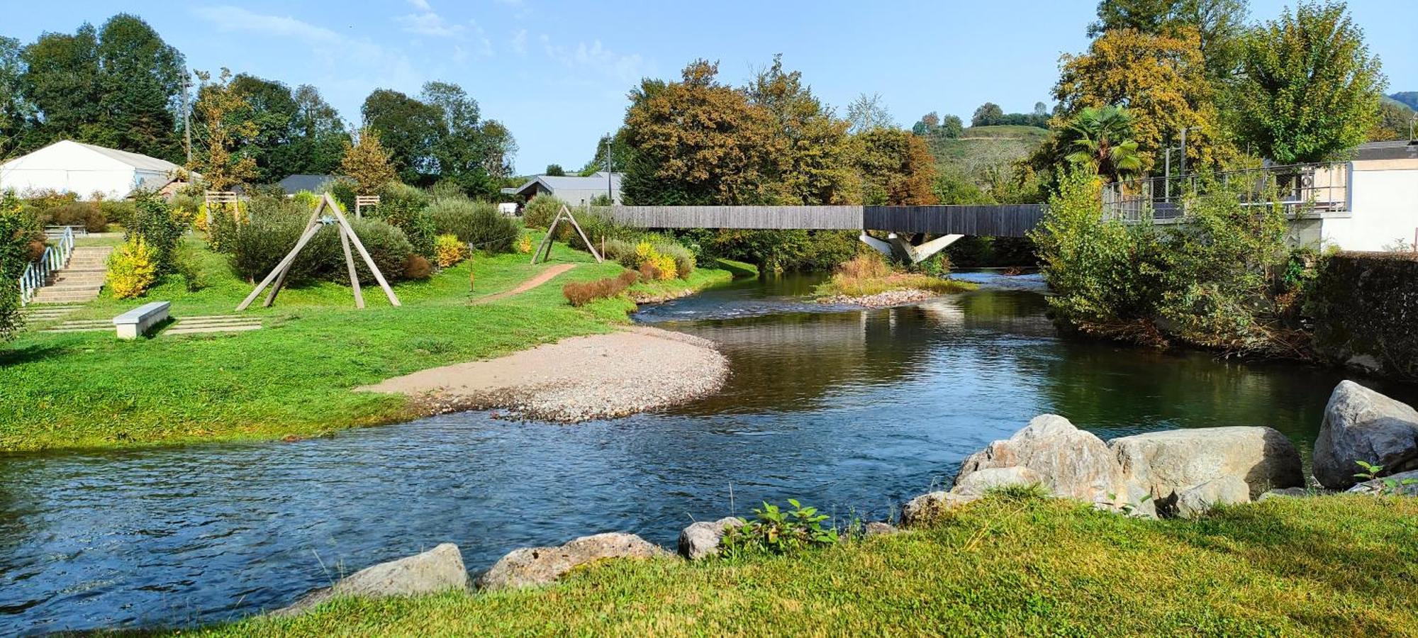 Meuble De Tourisme Au Coeur Du Village A , Bearn